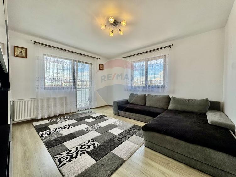 Apartament cu 2 camere decomandat, mobilat în Central
