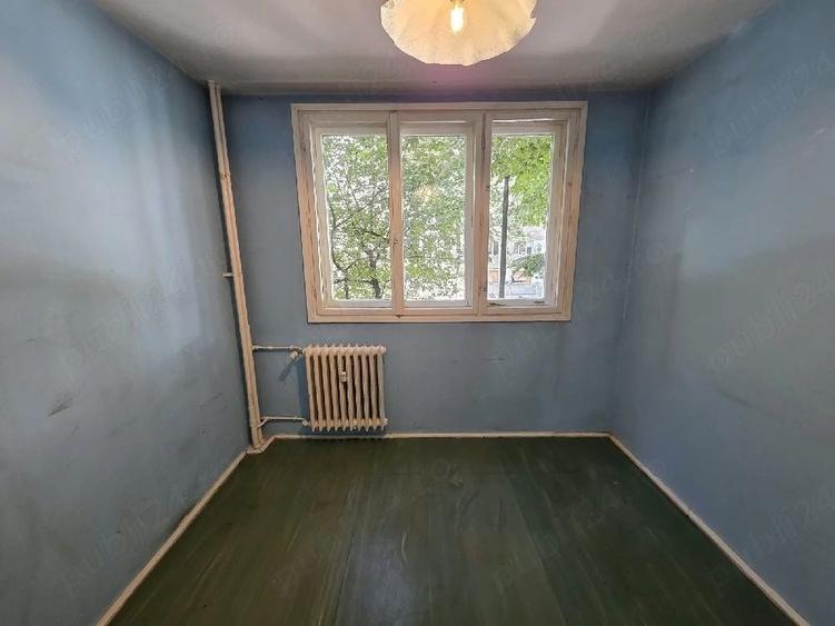 Apartament cu 4 camere semidecomandat în Drumul Taberei
