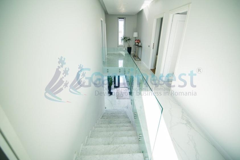 Casă individuală cu 4 camere cu Canalizare în Sânmartin