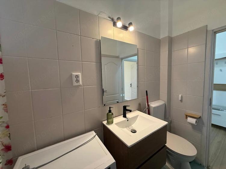 Apartament cu 3 camere semidecomandat în Ultracentral