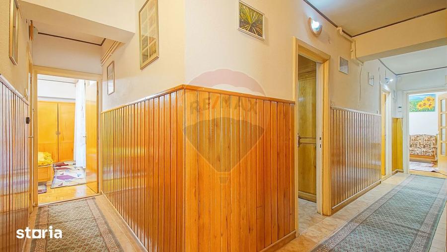Apartament cu 4 camere decomandat, mobilat în Vlahuță