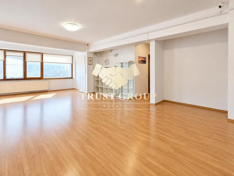 Apartament cu 3 camere semidecomandat în Cișmigiu