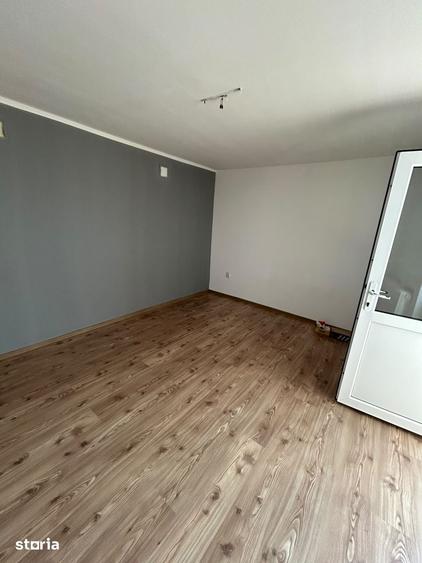 Casă cu 4 camere cu Teren 185 Mp în Coiciu