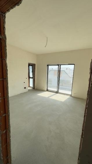 Duplex cu 5 camere cu Canalizare în Sud-Vest