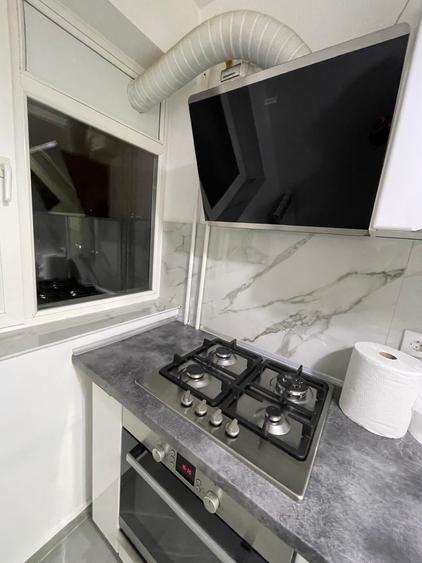 Apartament cu 2 camere semidecomandat, mobilat în P-ța Victoriei