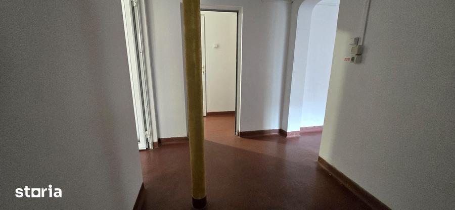 Spațiu comercial, de 71 mp, în Micro 5