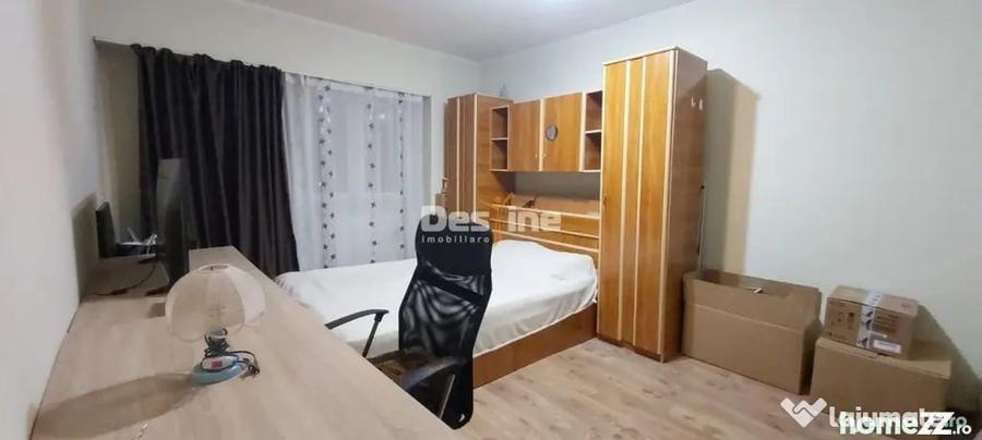Apartament cu 3 camere decomandat în Dacia
