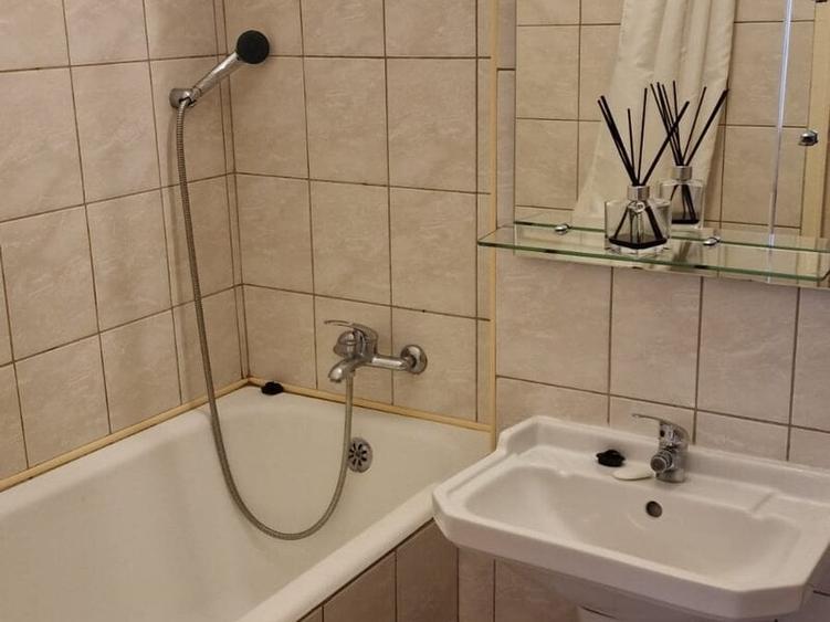 Dorobanti, I.N.G, Rovere Mobili, stradal - 9