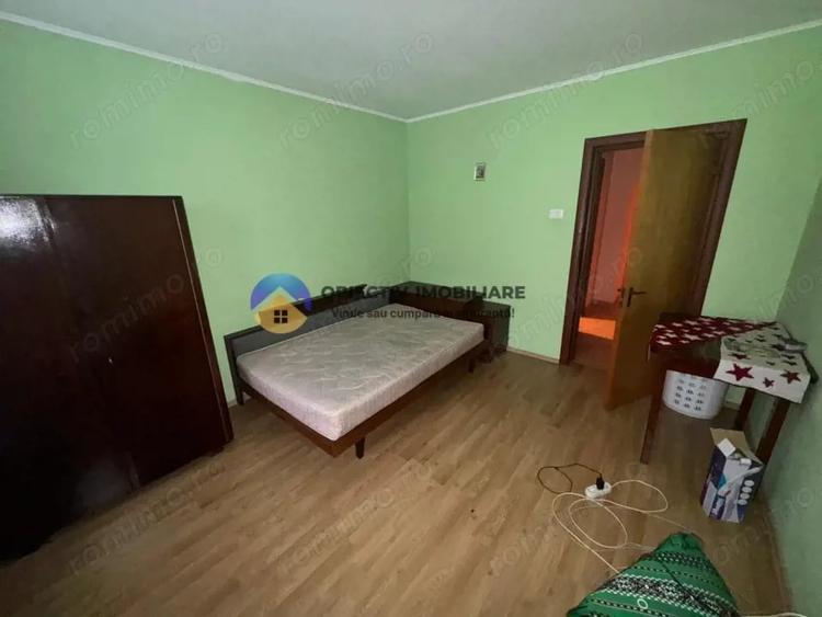 Apartament cu 3 camere semidecomandat în Mărăței