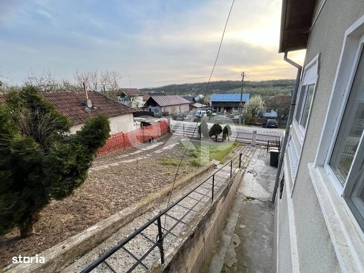 Casă cu 4 camere decomandat în Manga