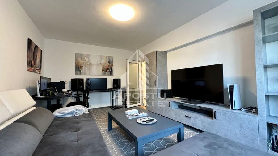 Apartament cu 3 camere decomandat, mobilat în Aradului