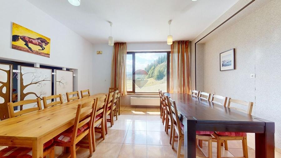 Casă individuală cu 15 camere cu Teren 4000 Mp în Sud-Est