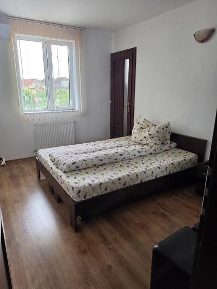 Casă cu 8 camere cu Teren 1000 Mp în Sânmartin