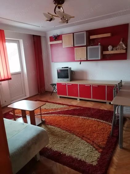 Apartament cu 4 camere decomandat în Central