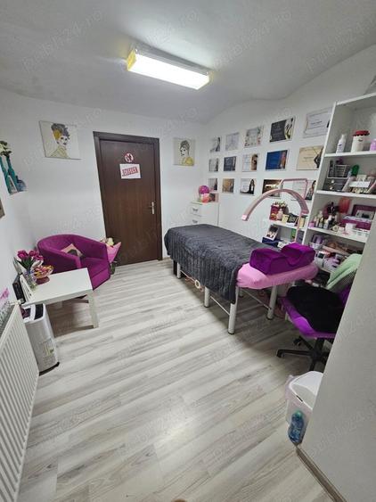 Proprietar, vand doua spatii. - 19