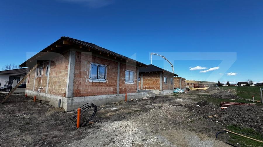 Casă individuală cu 4 camere cu Canalizare în Nord