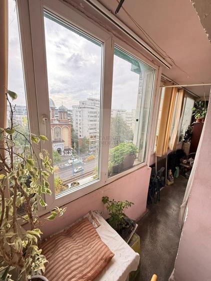 Apartament cu 3 camere decomandat, mobilat în Titulescu