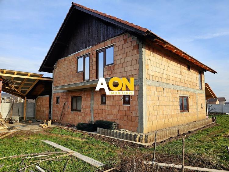 Casă individuală cu 5 camere cu Canalizare în Micești