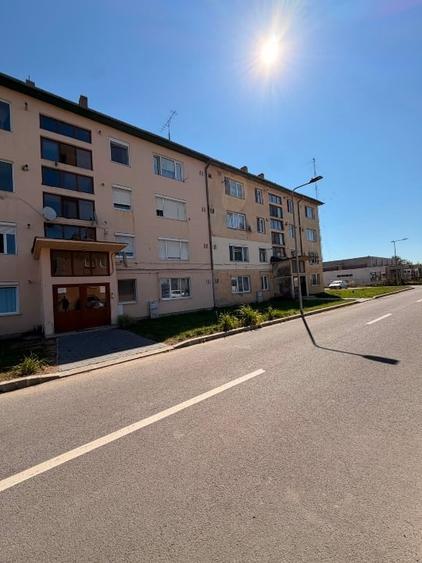 Apartament cu 2 camere decomandat în Colonia Bod