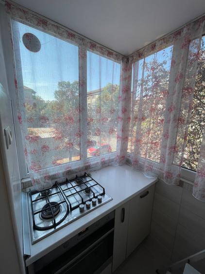 Apartament cu 3 camere decomandat în Decebal
