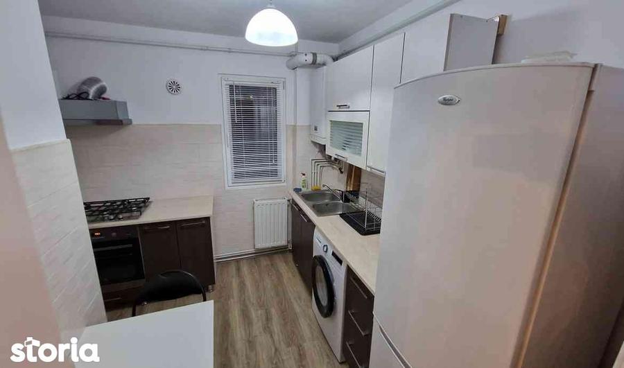 Chirie apartament 3 camere cu 2 balcoane zona Astra str.Neptun - 3