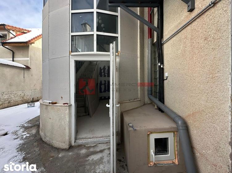 Spațiu comercial, de 490 mp, în Centrul Istoric