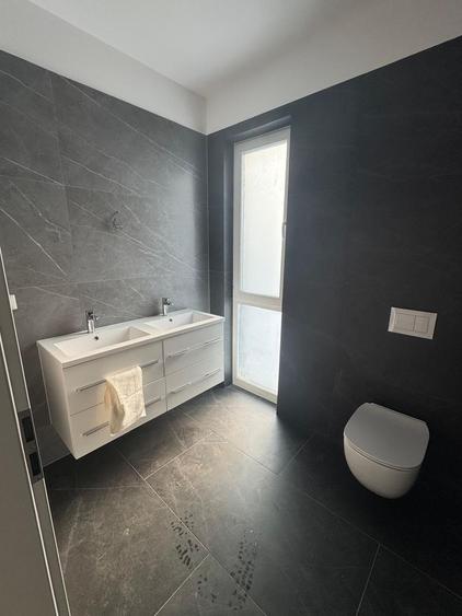 Duplex cu 5 camere cu Canalizare în Dumbrăvița