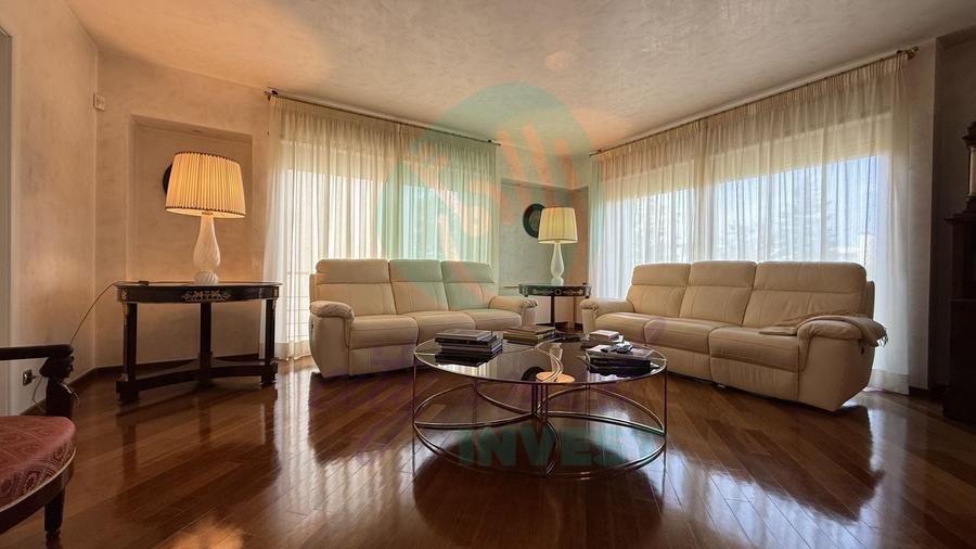 Apartament cu 4 camere decomandat, mobilat în Primăverii