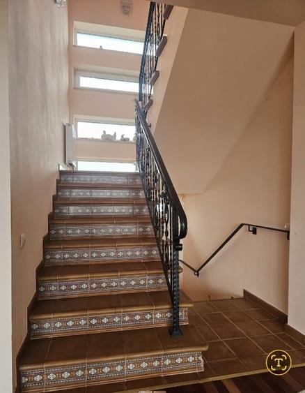 Casă individuală cu 5 camere cu Canalizare în Tureni