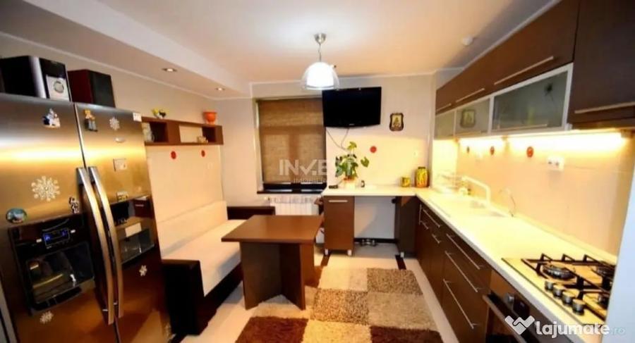 Casă cu 6 camere cu Teren 500 Mp în Central