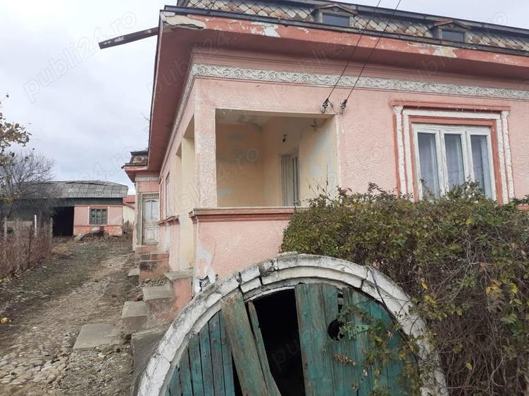 Casa de vanzare + teren intravilan - 1