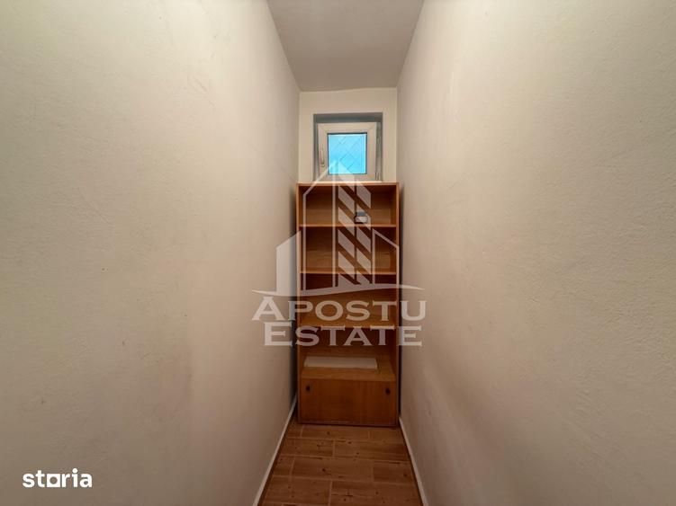 Apartament cu 4 camere decomandat, mobilat în Medicină