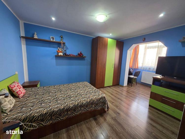 4 camere, zona Favorit, etaj intermediar, 2 balcoane, mobilat, utilat - 5