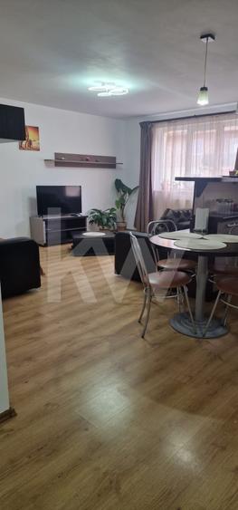 Apartament cu 3 camere decomandat în Hipodrom 3