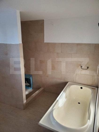Casă individuală cu 5 camere cu Teren 2300 Mp în Micești