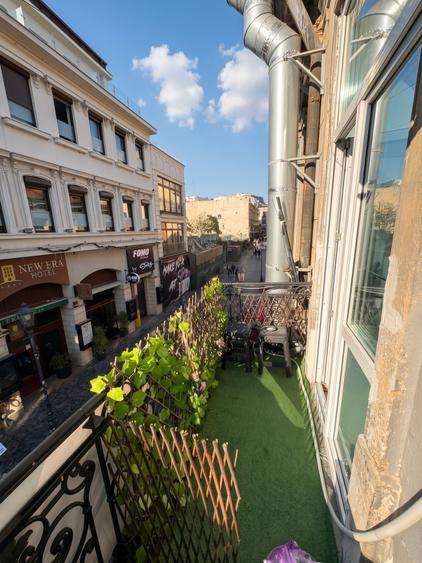 Apartament cu 3 camere decomandat, mobilat în Lipscani