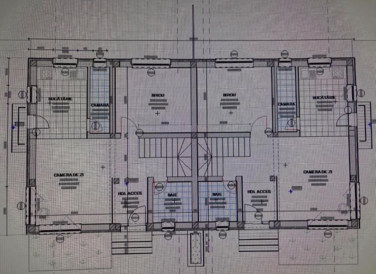 Duplex cu 5 camere cu Canalizare în Central