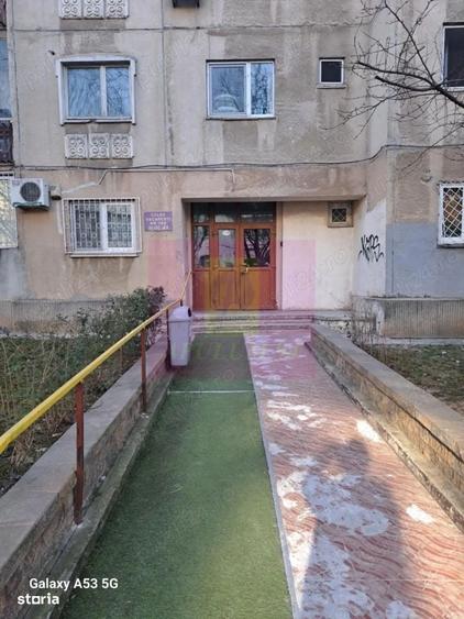 Apartament cu 2 camere decomandat în Văcăresti
