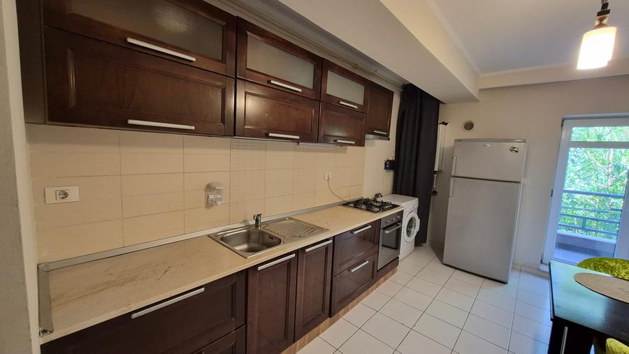 Apartament cu 3 camere decomandat în Herăstrău
