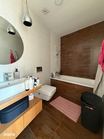 Apartament cu 3 camere în Tei