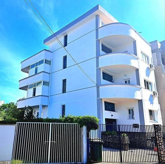 Casă cu 4 camere cu Teren 400 Mp în Exterior Vest