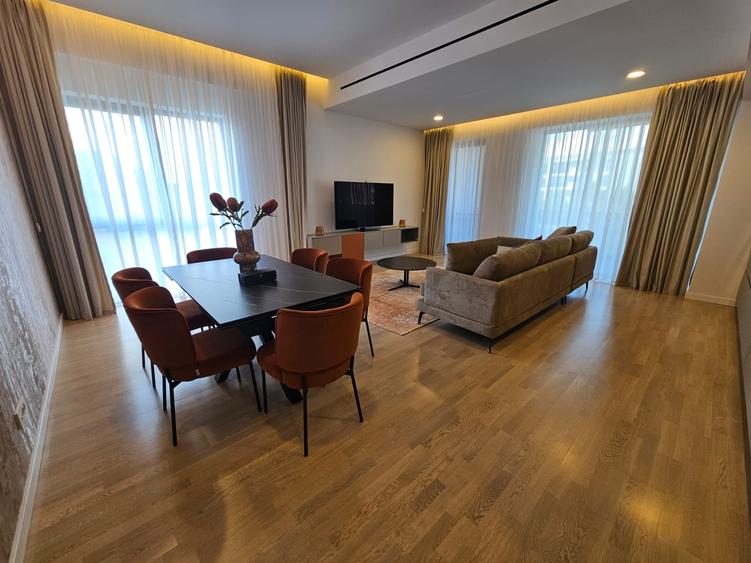 Apartament cu 3 camere decomandat în Pipera