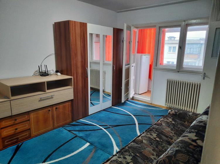 Garsonieră semidecomandată în Malu Roșu