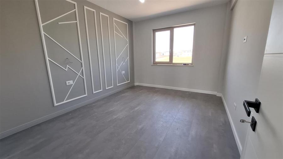 Apartament cu 3 camere semidecomandat în Valea Lupului