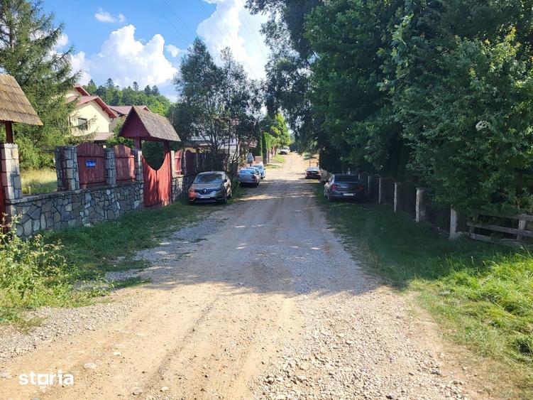 Casă cu Teren 1350 Mp în Poiana Țapului