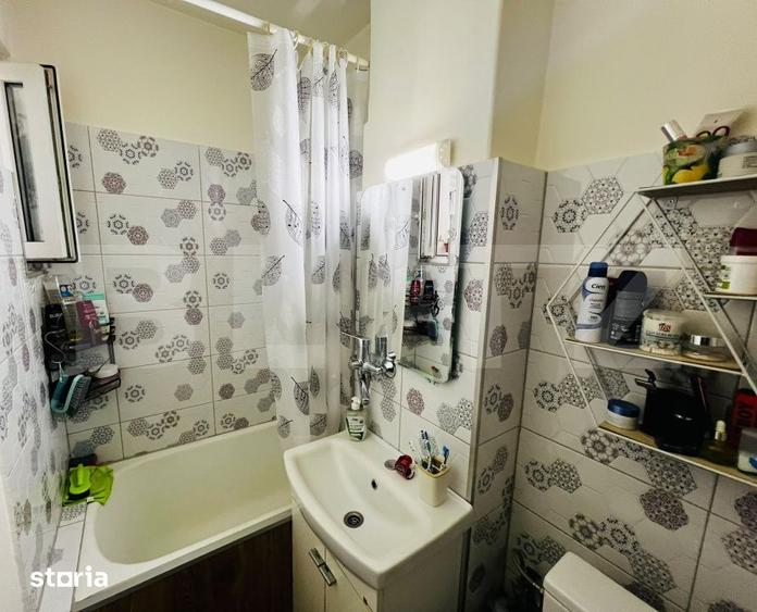 Apartament cu 3 camere în Dâmbu Pietros