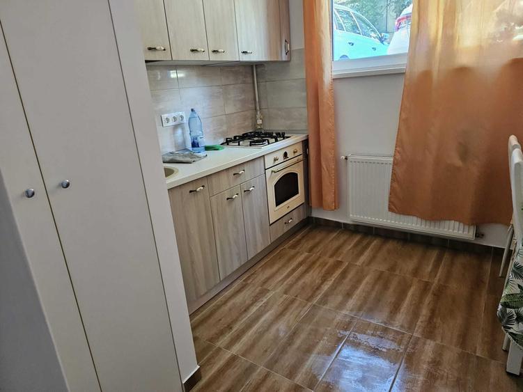 Garsonieră decomandată în Central