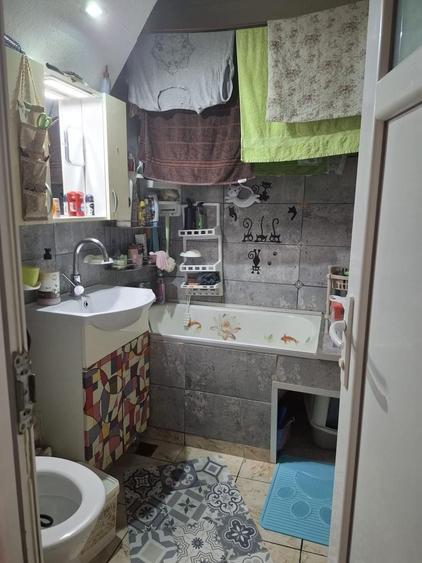 Apartament cu 3 camere semidecomandat în Brâncoveanu