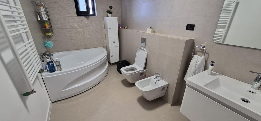 Casă cu 4 camere în Trivale