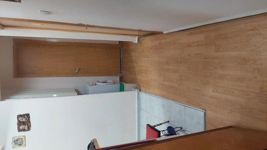 Apartament cu 4 camere decomandat în Lipovei